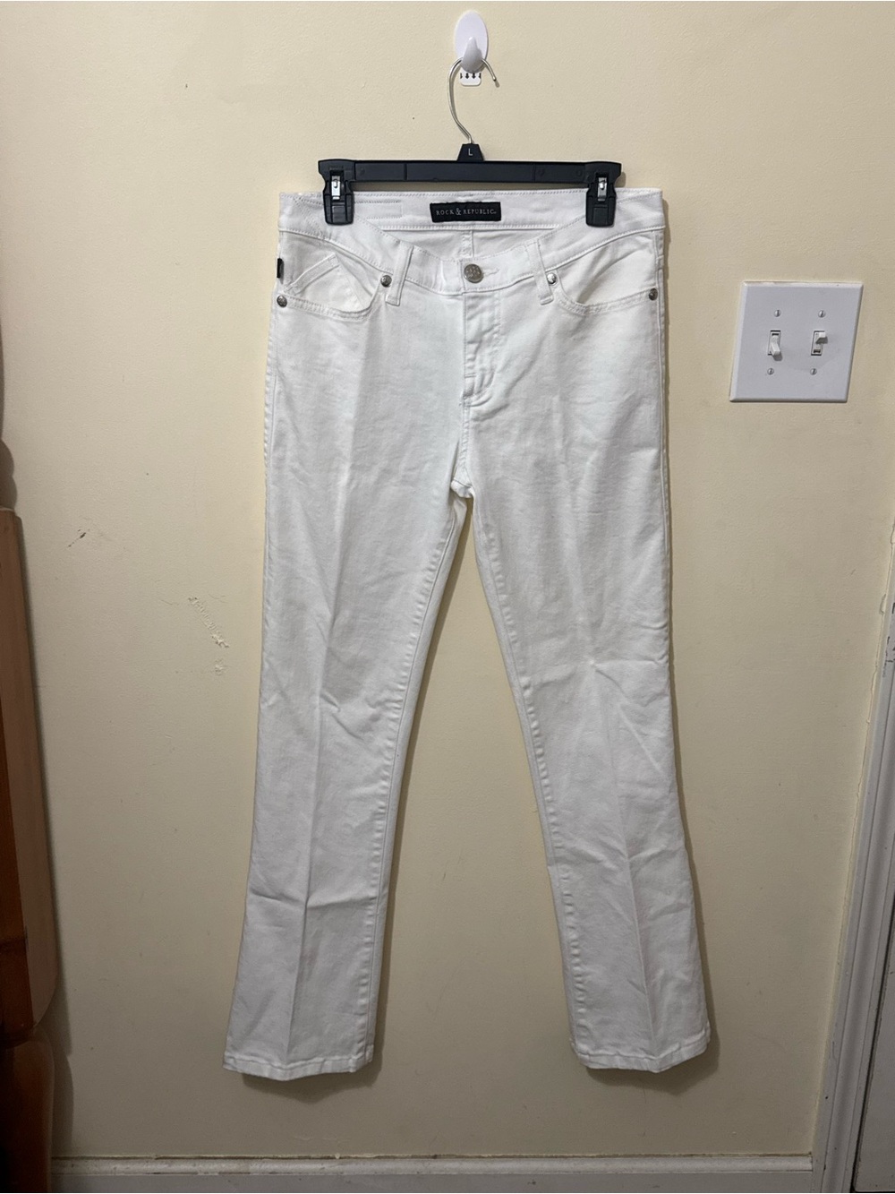 Rock & Republic White Straight Leg Jeans